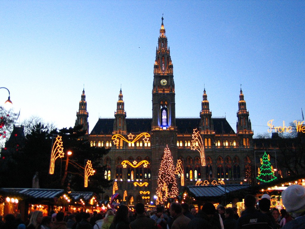 Mercado de Natal em frente a Prefeitura de Viena