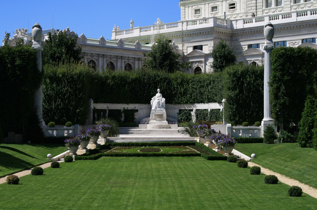 Monumento a Sissi no Jardim do Povo