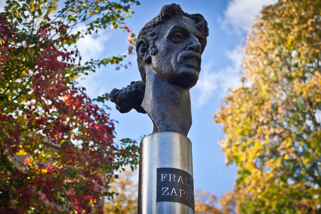 Estátua de Frank Zappa