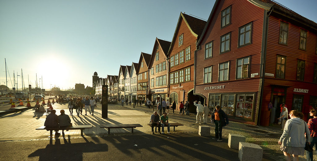 O cais Bryggen é um dos principais atrativos da cidade e da Noruega
