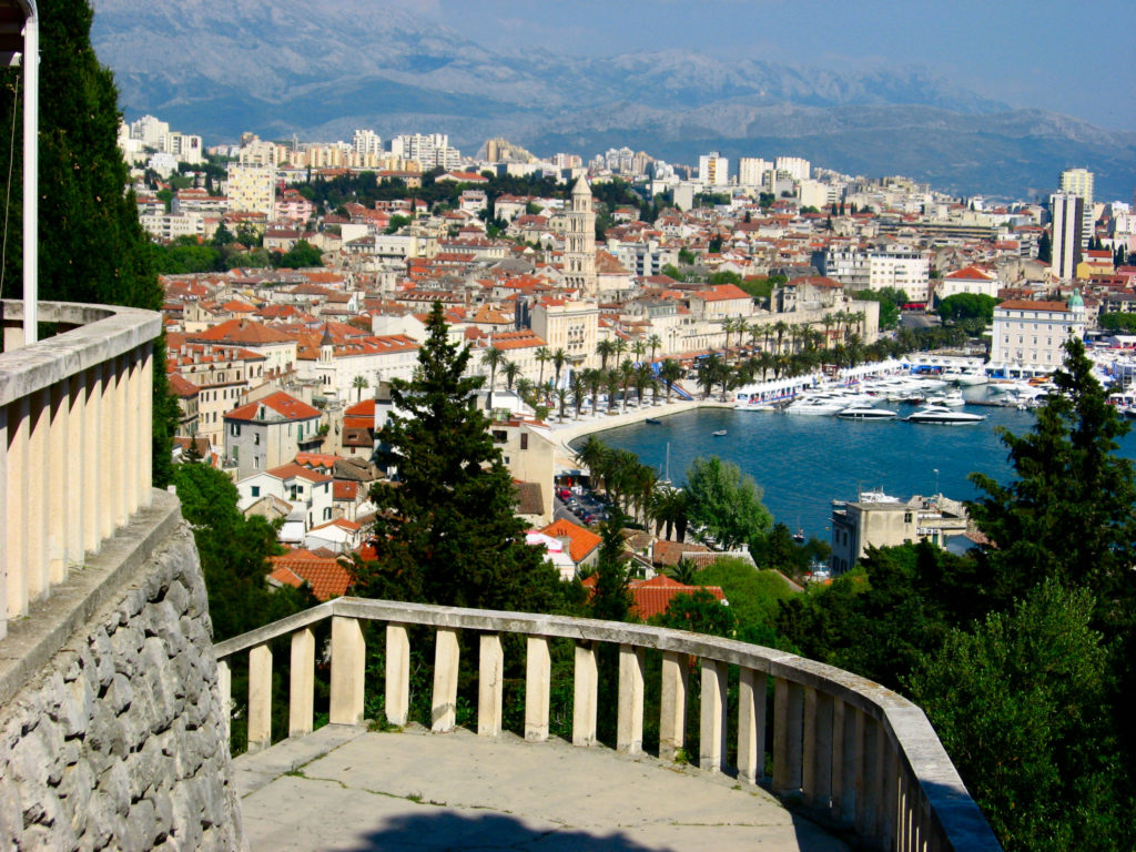 Vista de Split a partir da escadaria de Marjan